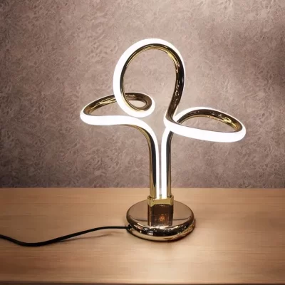 أباجورة ليد عصرية بتصميم ثلاثي الأبعاد، إضاءة ثلاثية، قاعدة ذهبية أنيقة، تصميم عصري، ديكور منزلي، هدية مثالية.