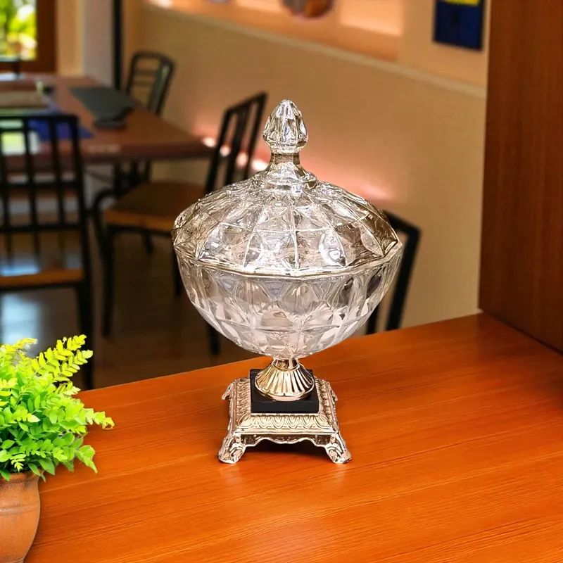 إخوان سرور الإضاءة الحديثة والديكور بونبونيرة كريستال فاخرة بقاعدة معدنية ذهبية لتخزين الشوكولاتة والحلويات. جودة عالية وتصميم ملكي.